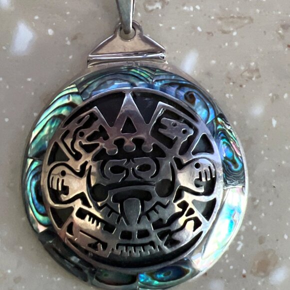 Abalone Mother of Pearl Sterling silver Aztec pendant 925 - Picture 1 of 2